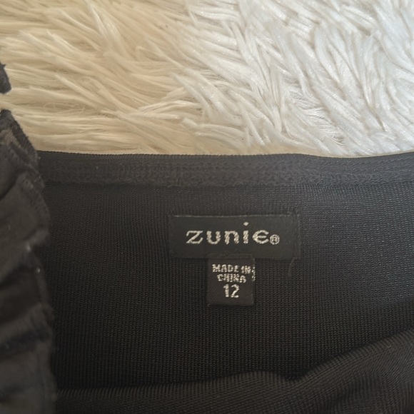 Beautiful kids dress floral with puff sleeves size 12 byZunie - Picture 4 of 4